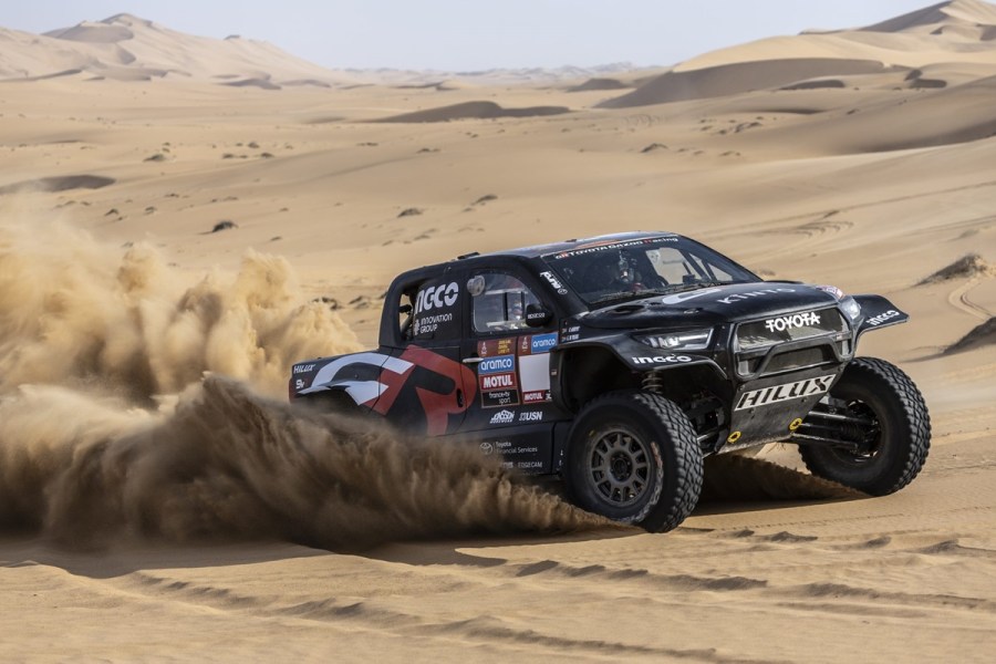 2024 Toyota Hilux Dakar